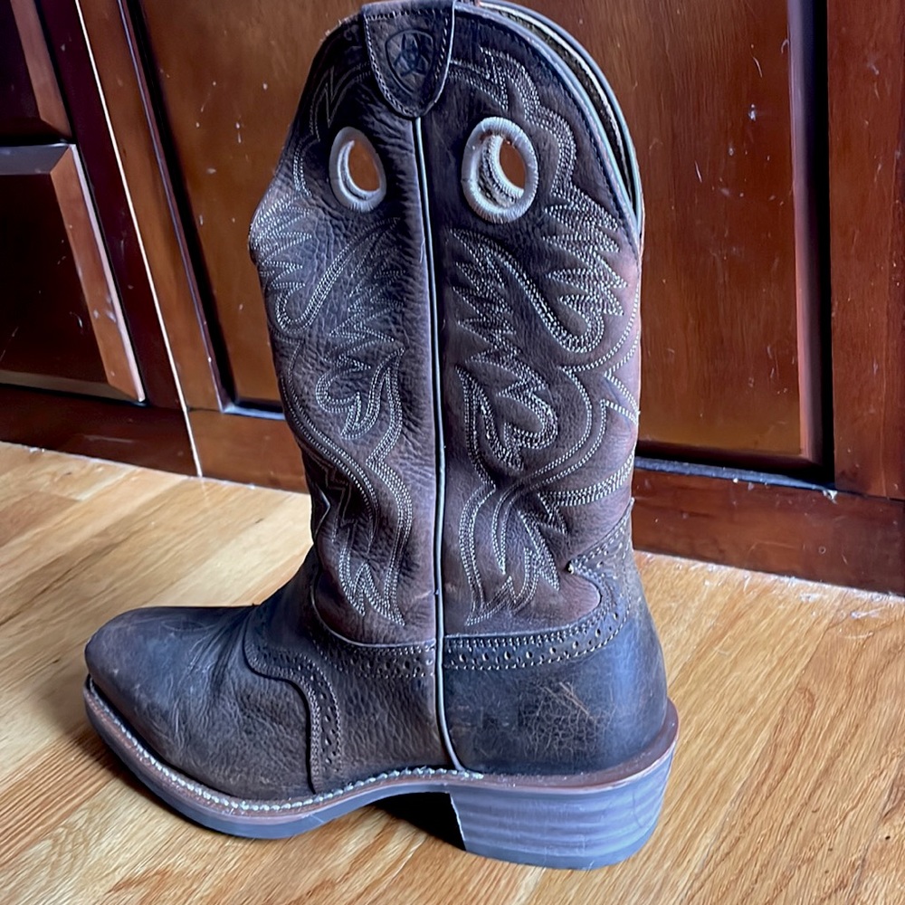 Men’s Ariat cowboy boots sz 10.5EE